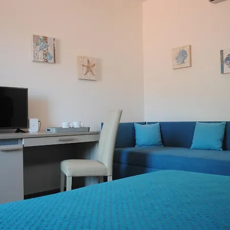 Piazza Castello Manarola